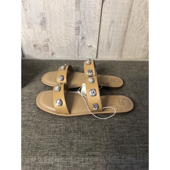 A New Day Womens SIze 9 Sandals Tan Brown Slide On Flats Rhinestones - Picture 4 of 6